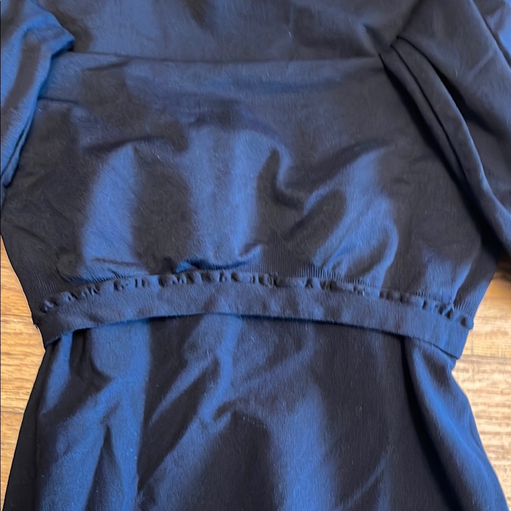 Trendy Black Long Sleeve Top - Picture 3 of 3